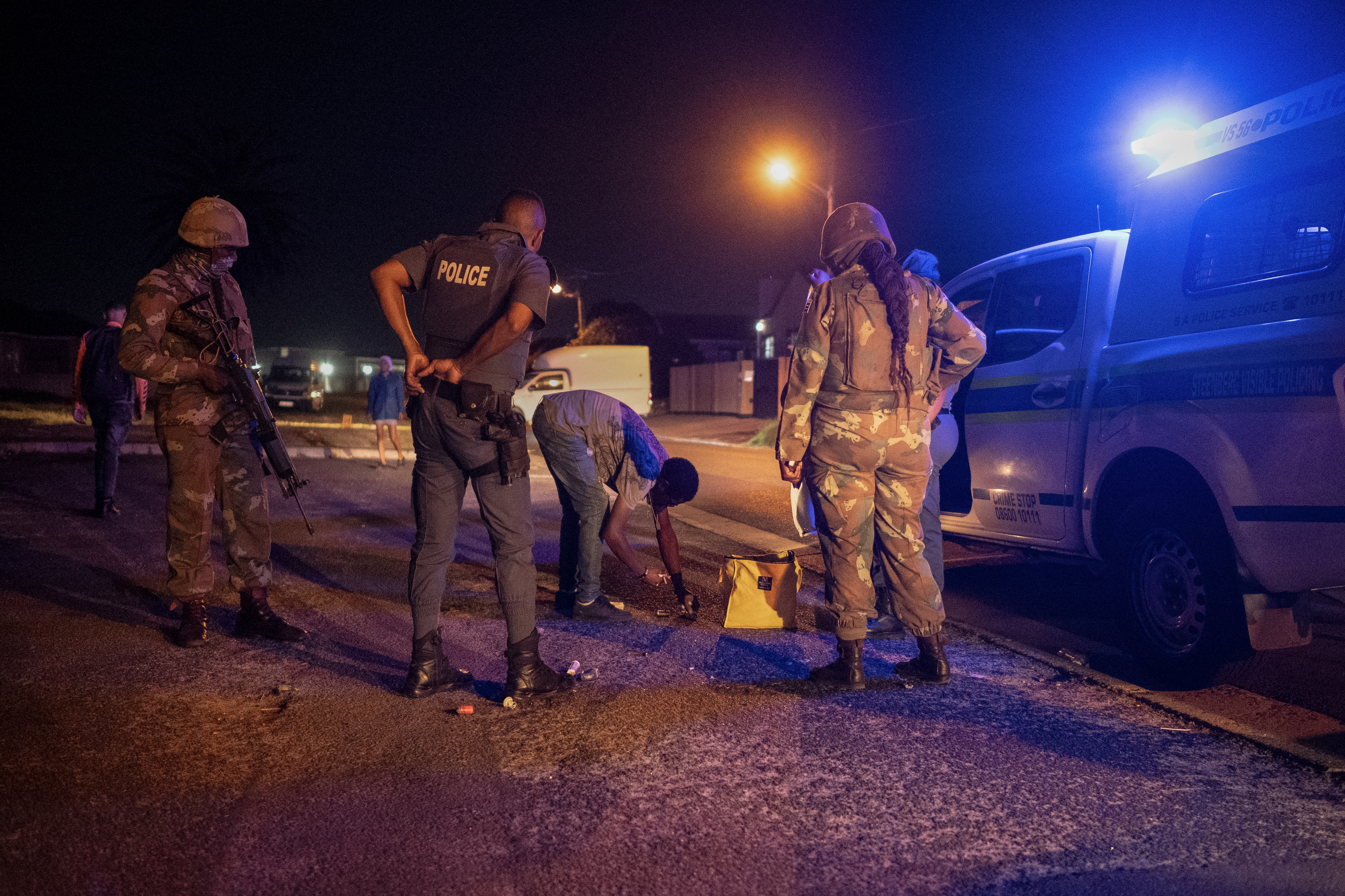 Dans un bar et une discothèque: 27 morts dans deux fusillades en Afrique du Sud