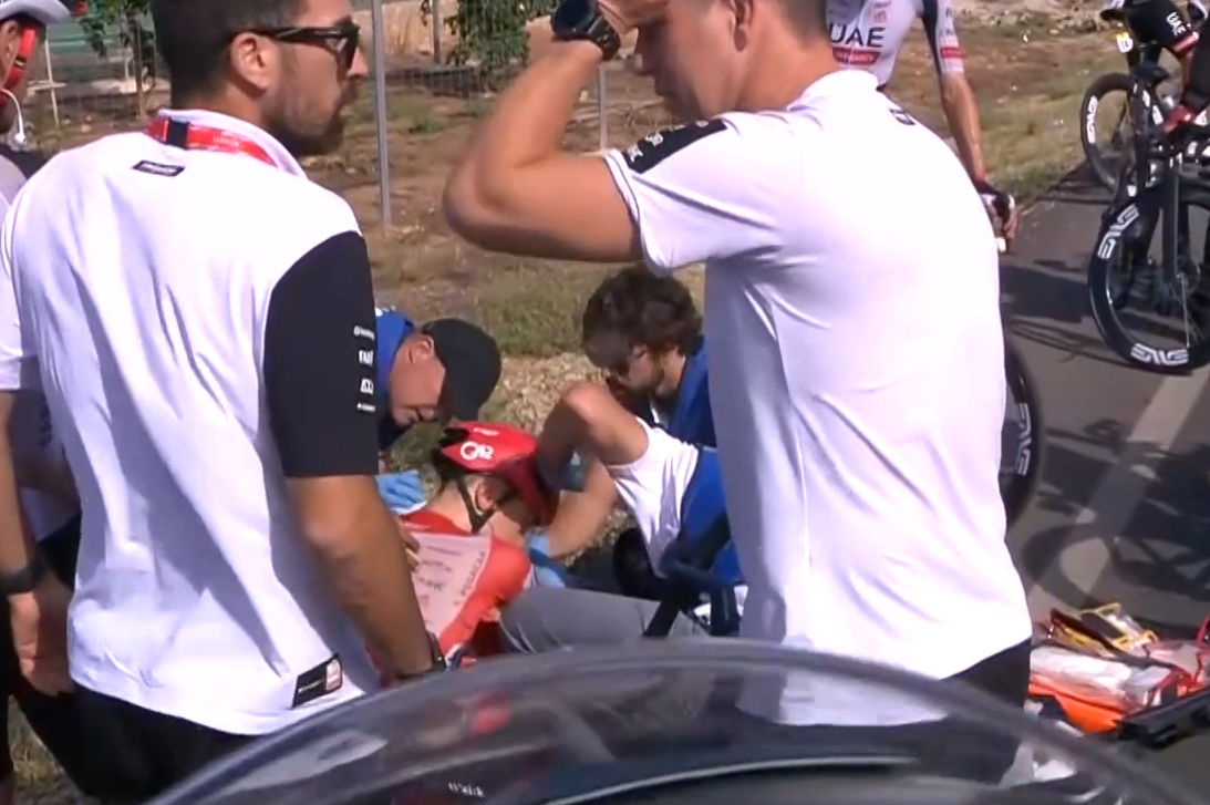 Tour d'Espagne chamboulé: Tadej Pogacar abandonne après une lourde chute