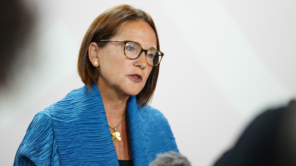 646 Schüler, 27 Klassen an 160 Enseignanten: Bauteministesch Yuriko Backes presentéiert Projet vun neiem Sportslycée zu Mamer
