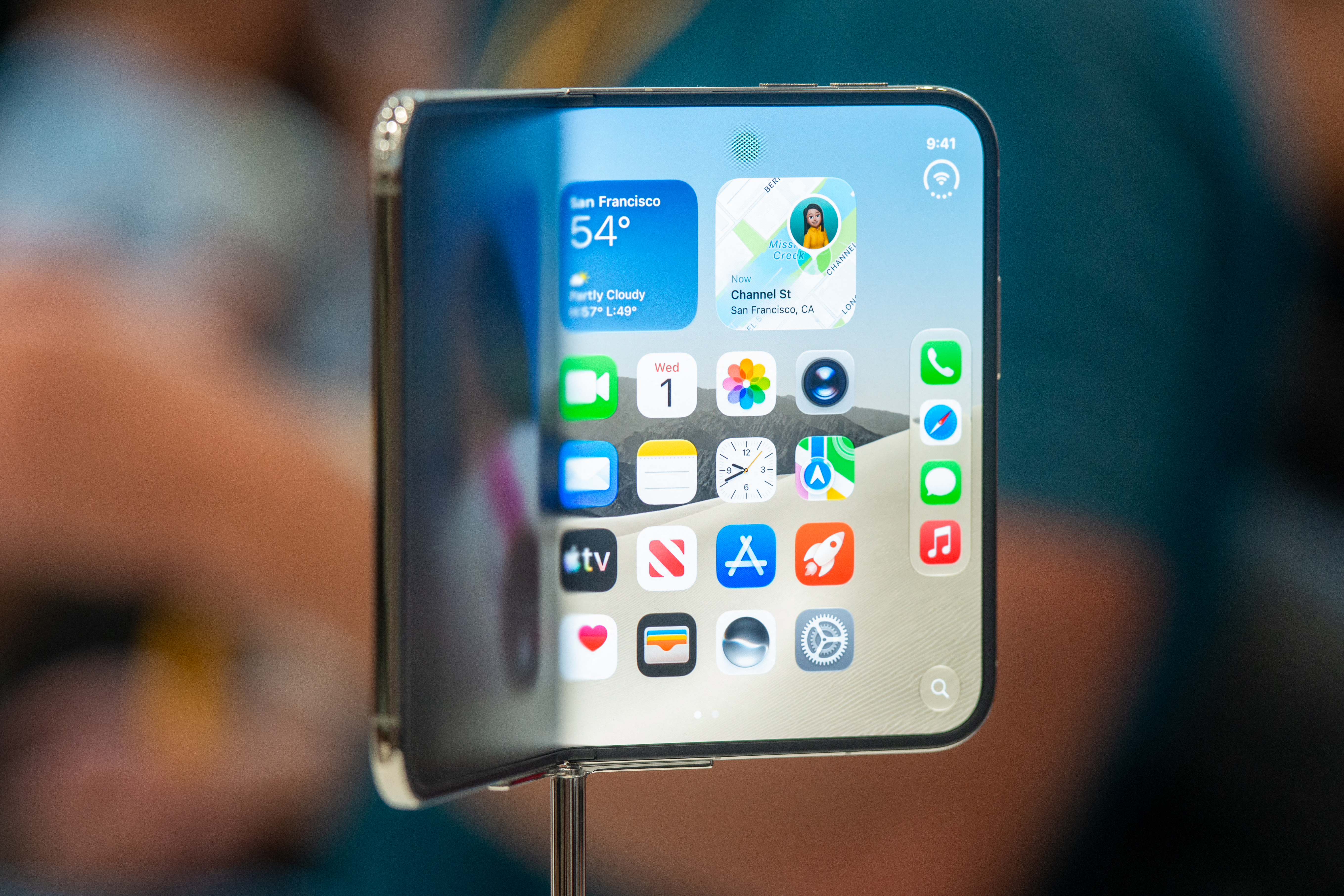 Les nouveautés du groupe: Apple dévoile son premier iPhone pliable, et augmente encore ses prix