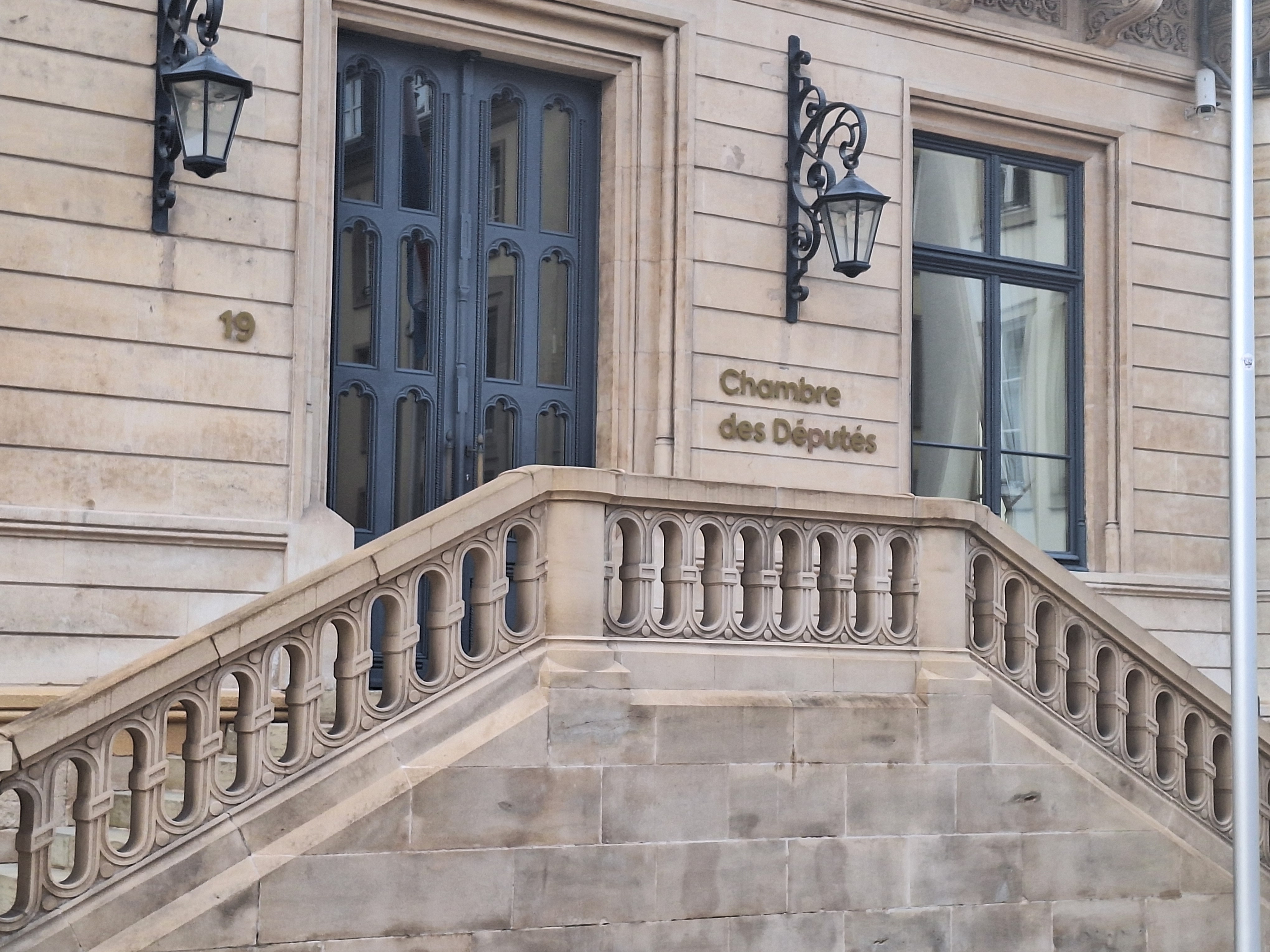 First figures unveiled: Defence bonds largely bought by Luxembourg residents