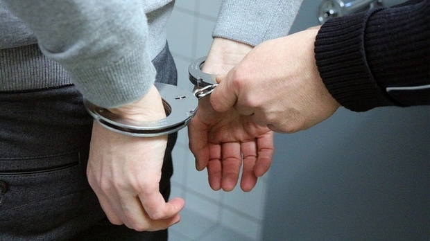 Mat europäeschem Mandat d'arrêt gesicht: Lëtzebuerger Police iwwerstellt 57 Joer ale Mann un Tréier Kolleegen
