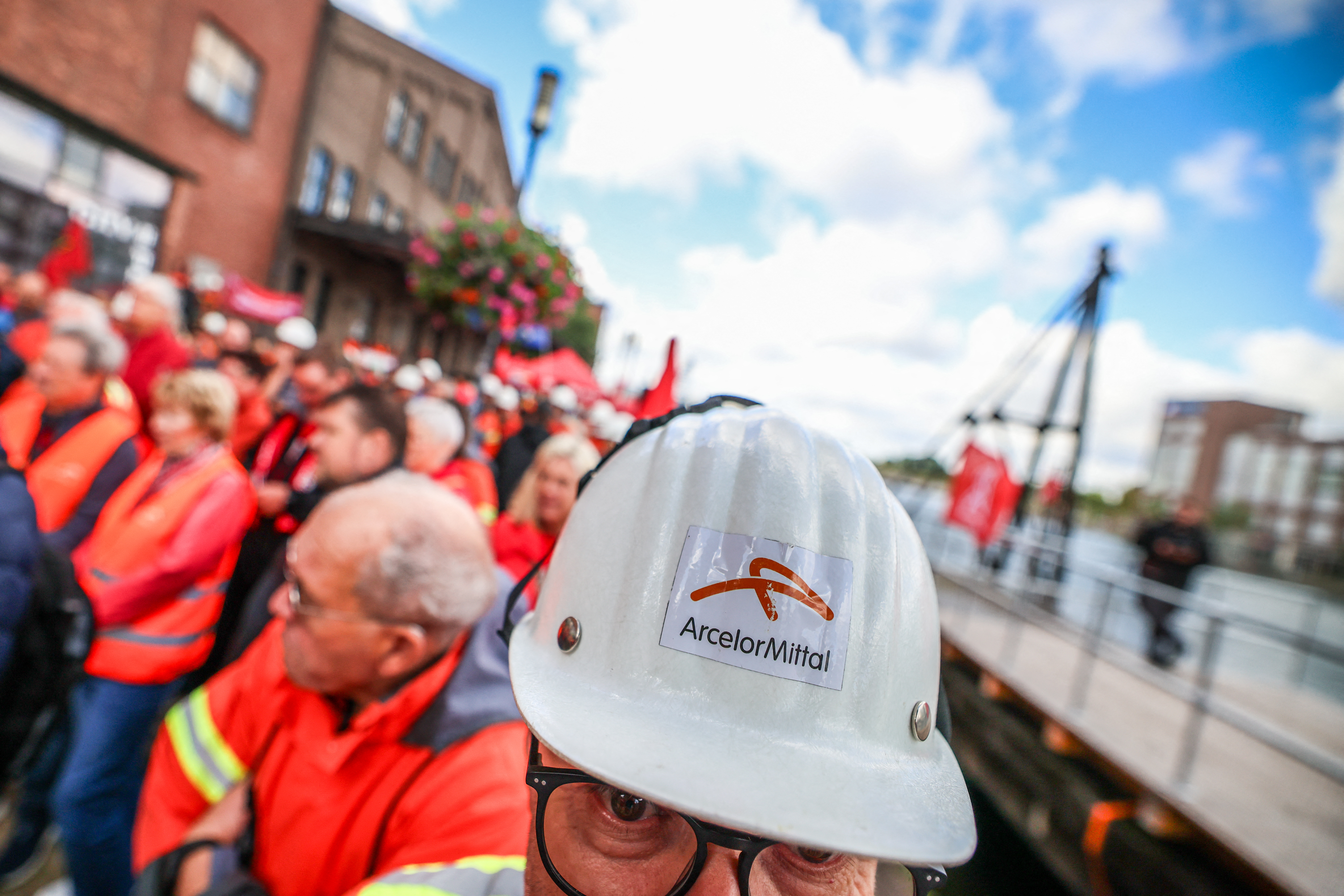 Possible layoffs at ArcelorMittal: Government sees no urgent need for tripartite steel industry meeting