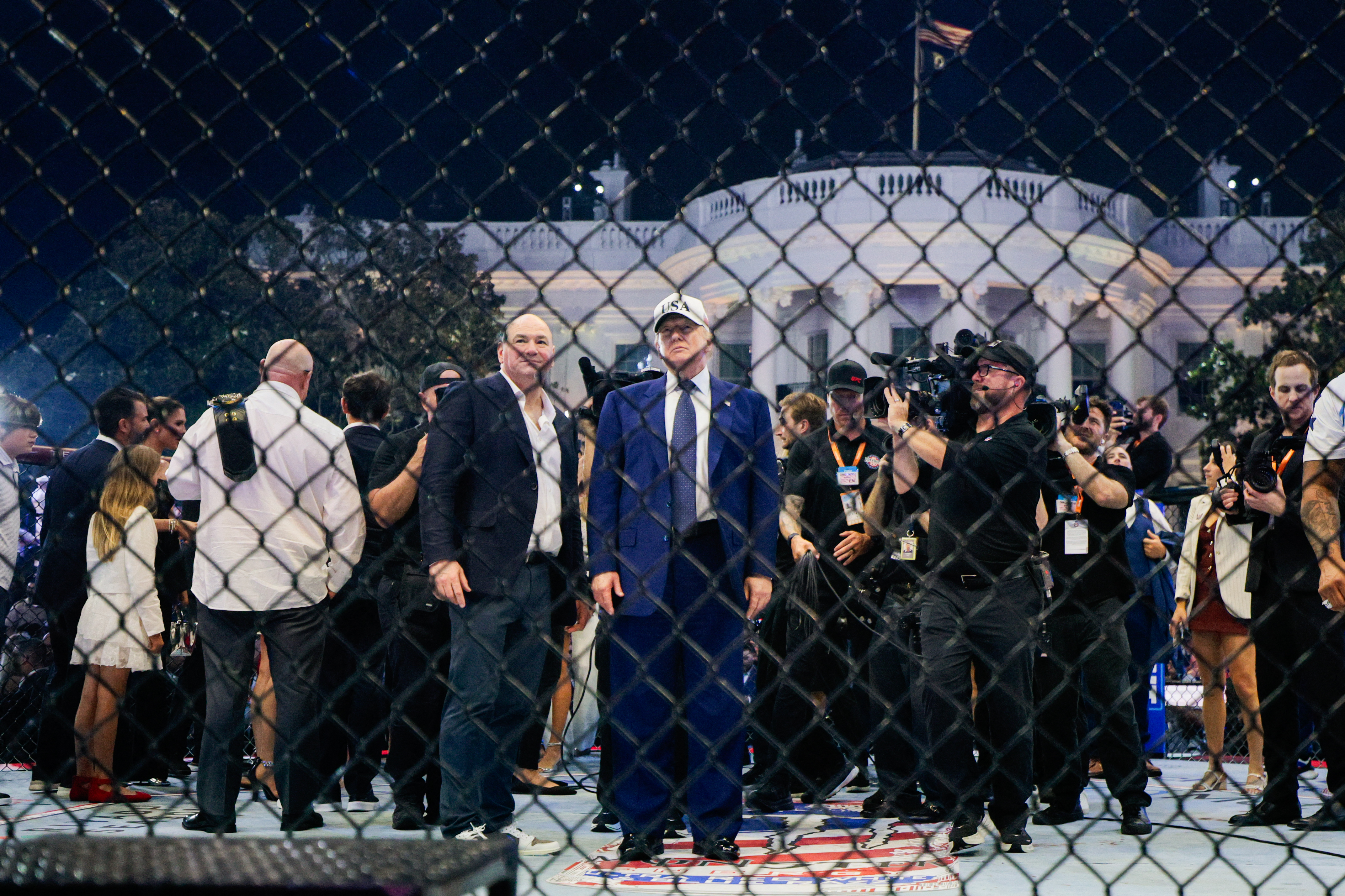 Käfegmatcher virum Wäissen Haus: Donald Trump seng MMA-Kämpf hunn de Steierzueler "vill Sue kascht"