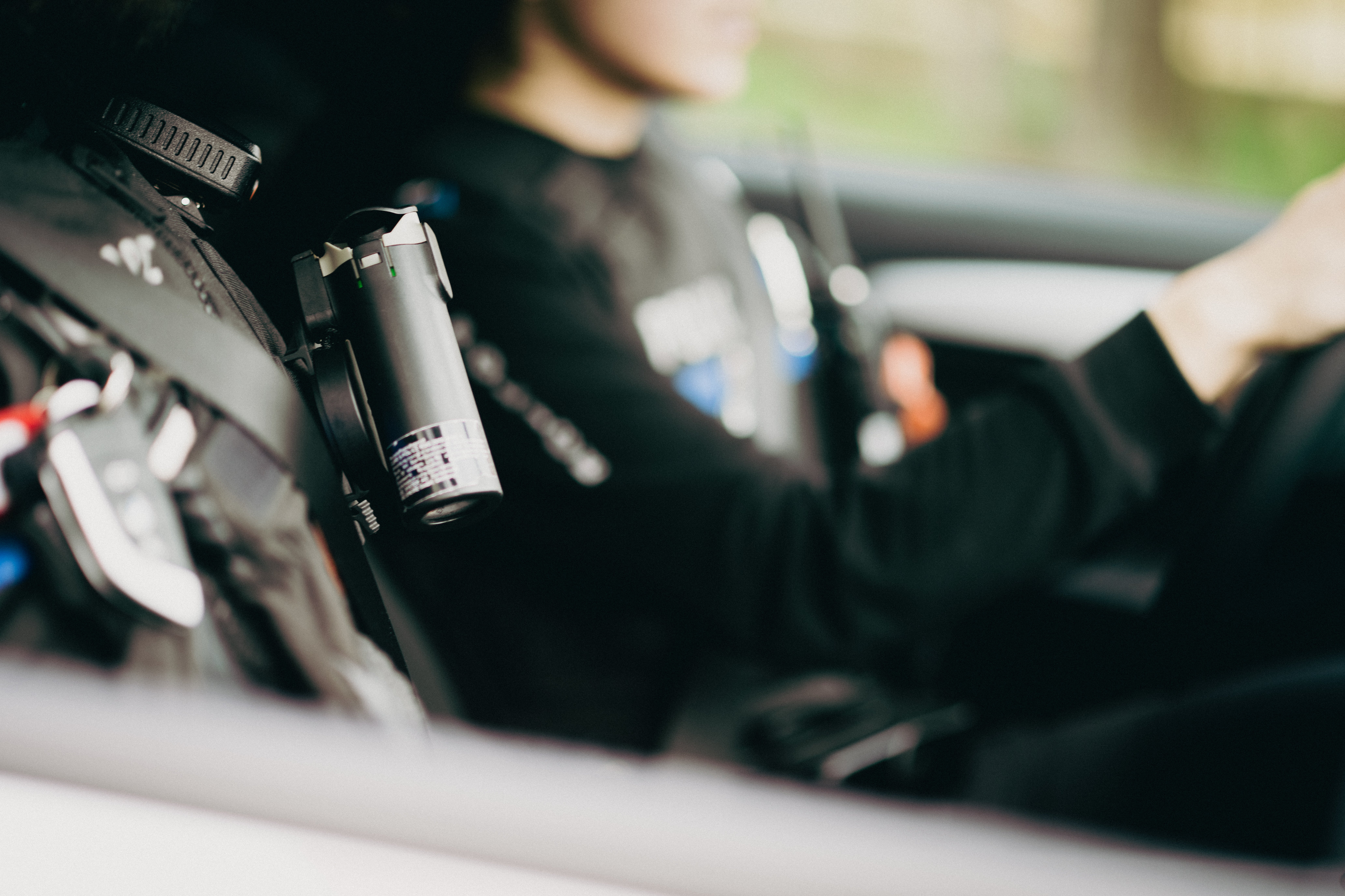 Kee mam Auto mathuelen: Police sicht am Raum Nidderkuer no méiglechen Täter no Iwwerfall