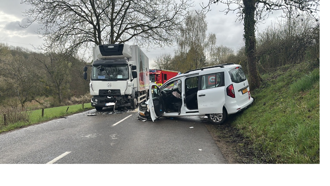 Road closure on CR134: Two injured in lorry collision