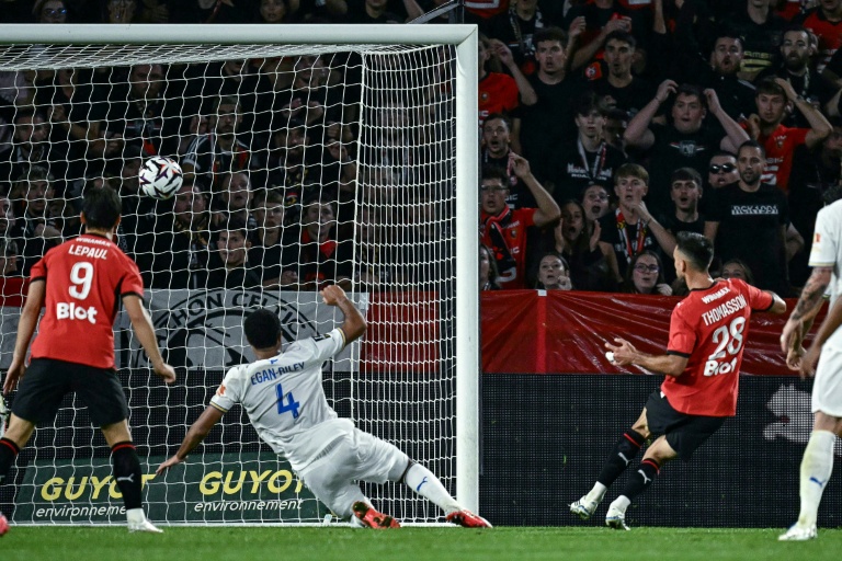 Ligue 1: Trois de chute pour Marseille face au leader provisoire, Rennes