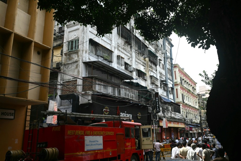 Am Hotel "Shika Inn": Op d'mannst 9 Doudesaffer no Brand an engem indeschen Hotel zu Kalkutta
