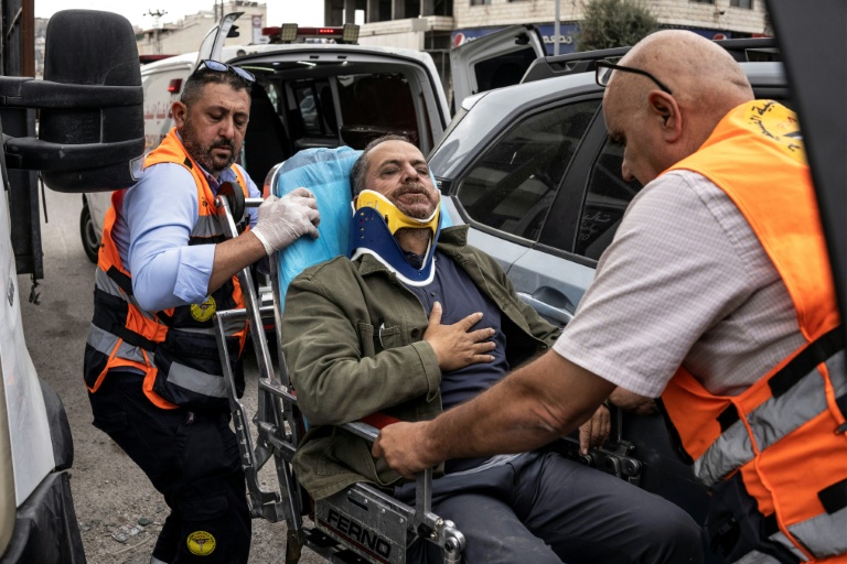Am Westjordanland: Israeelesch Siidler gräifen AFP-Journalisten un a blesséiere Fotograf