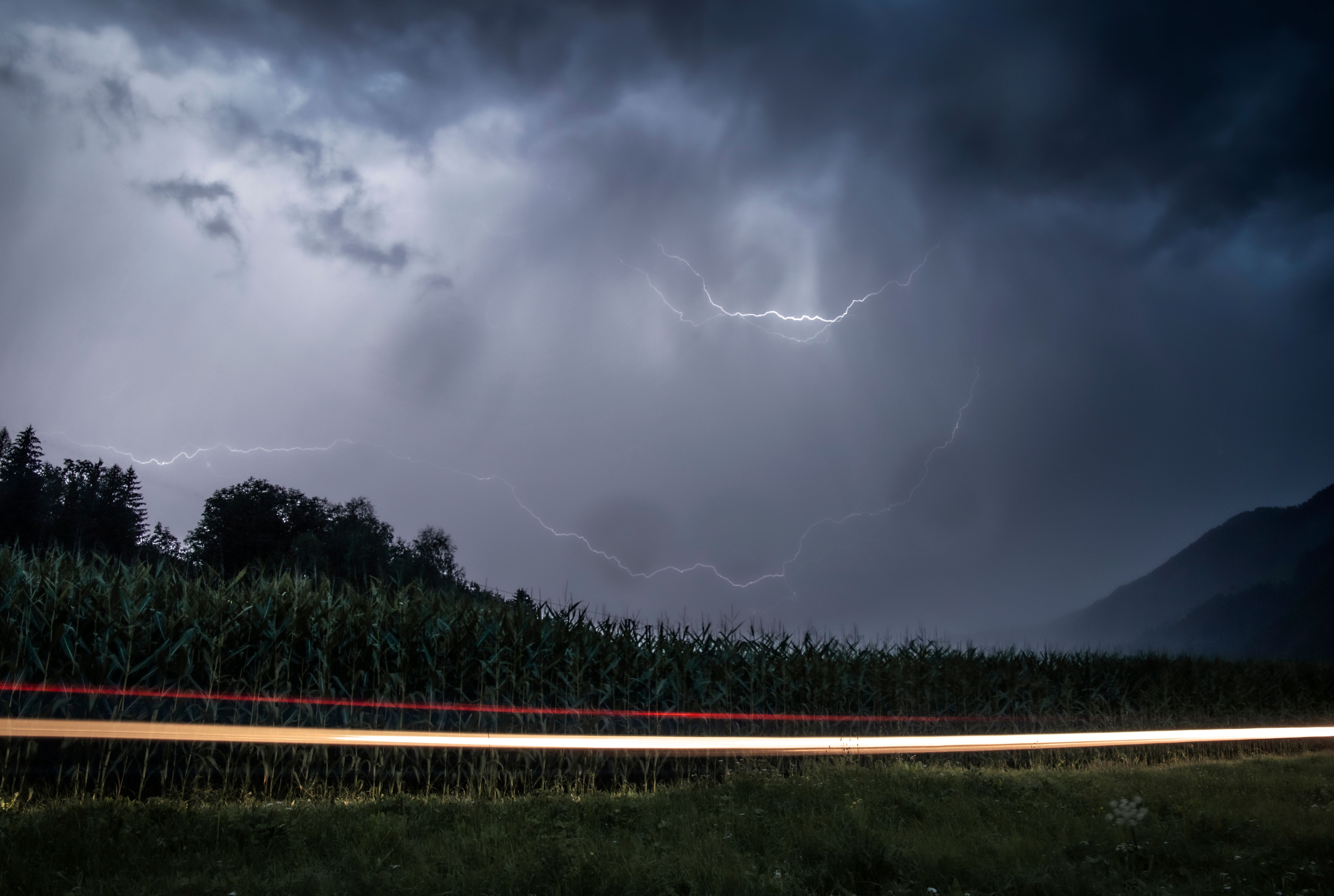Weather & Traffic: Sunday 31 May: Less hot, still thundery