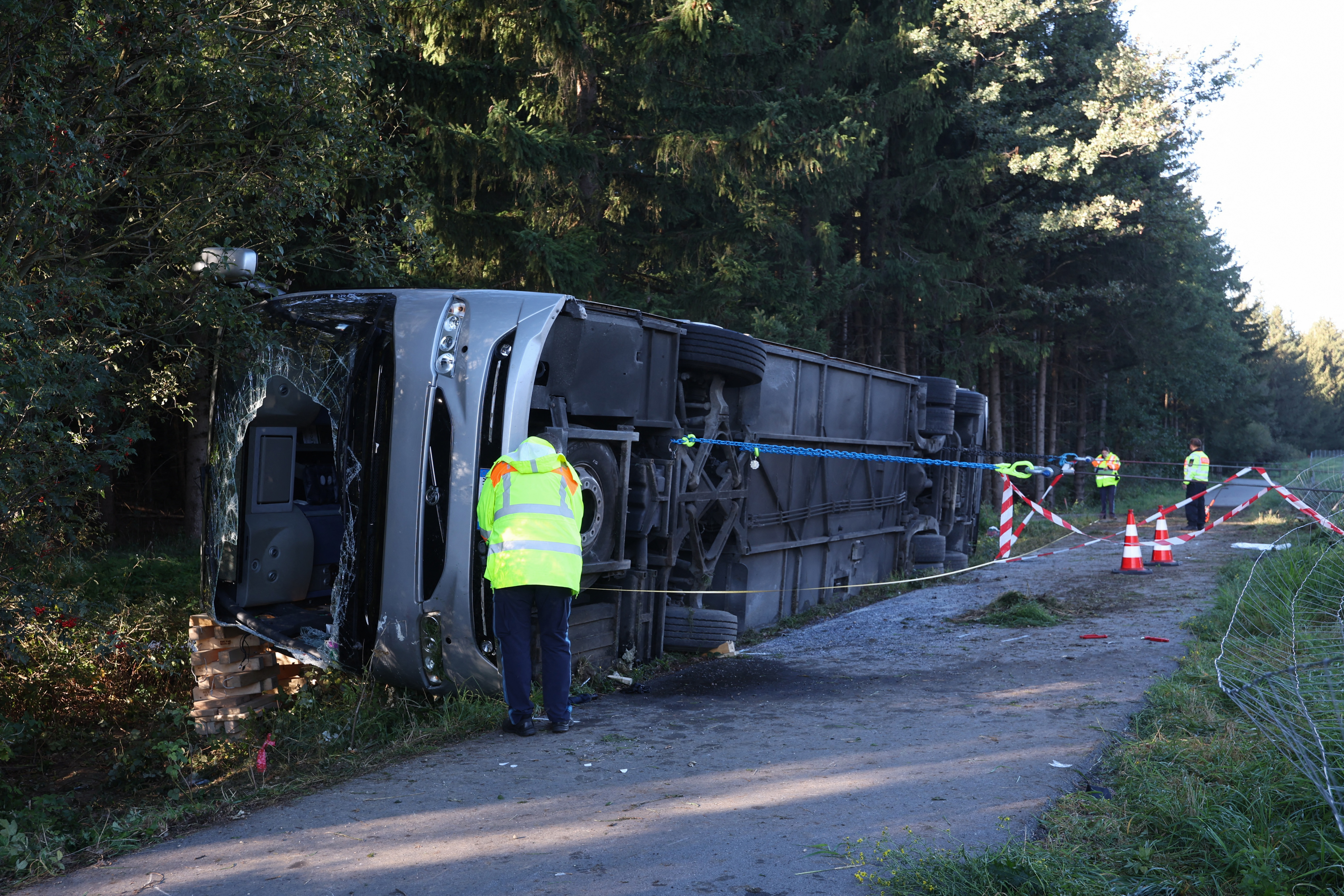Autoroute coupée: Deux morts dans un accident de bus de tourisme en Allemagne