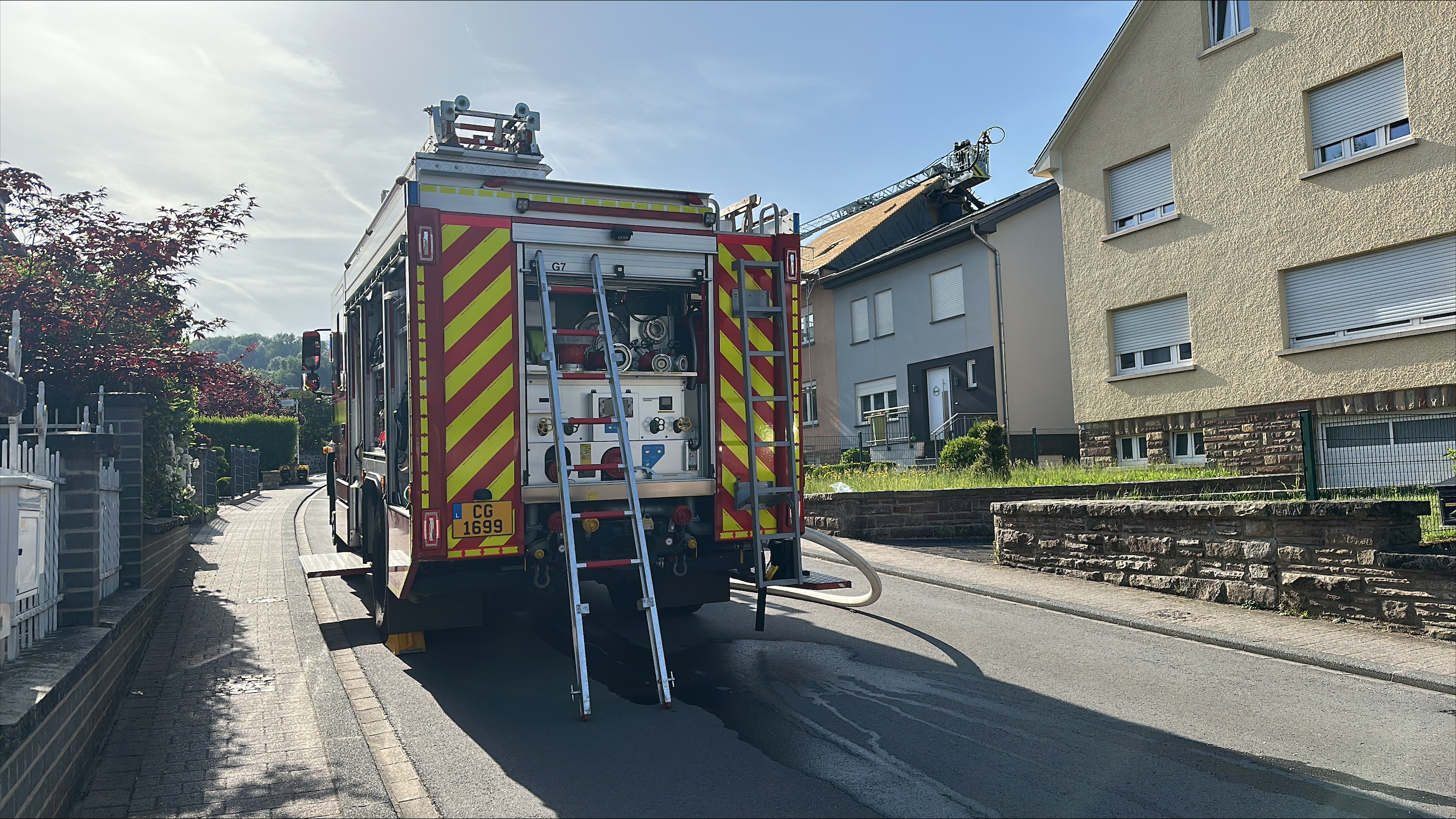CGDIS: Accident zu Eech, Daach vun Haus zu Schieren a Brand