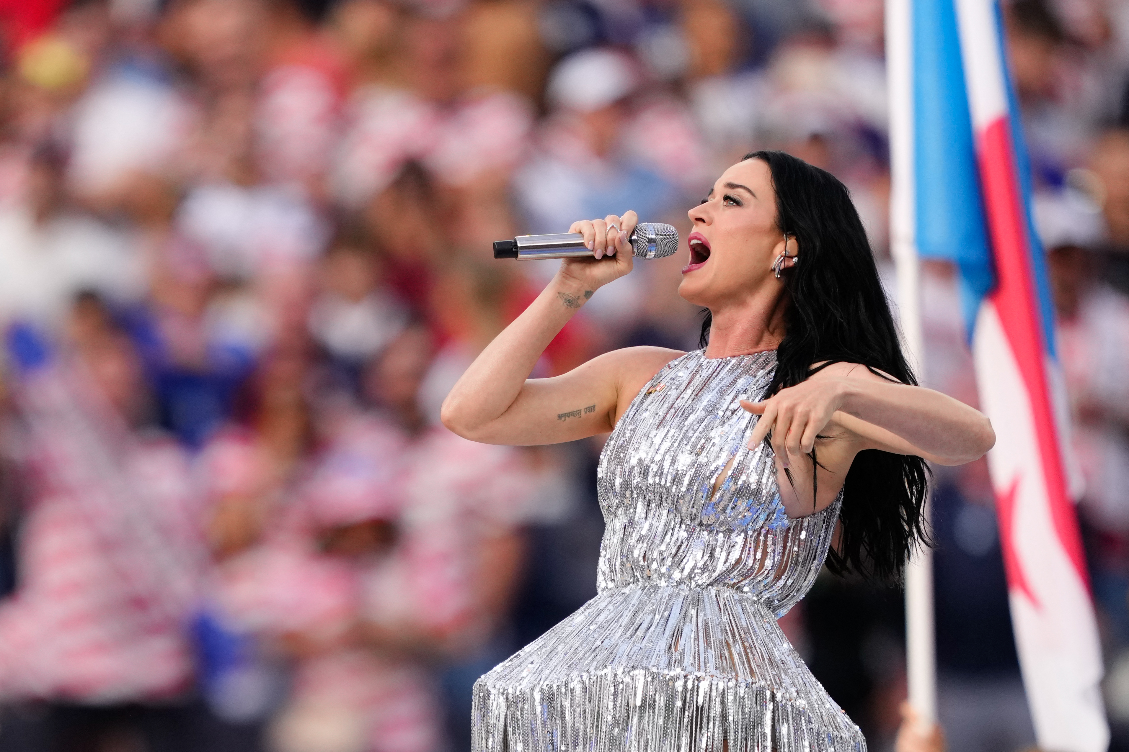 Au Luxembourg ce mardi: Katy Perry sera-t-elle accompagnée d'un "invité surprise" ?