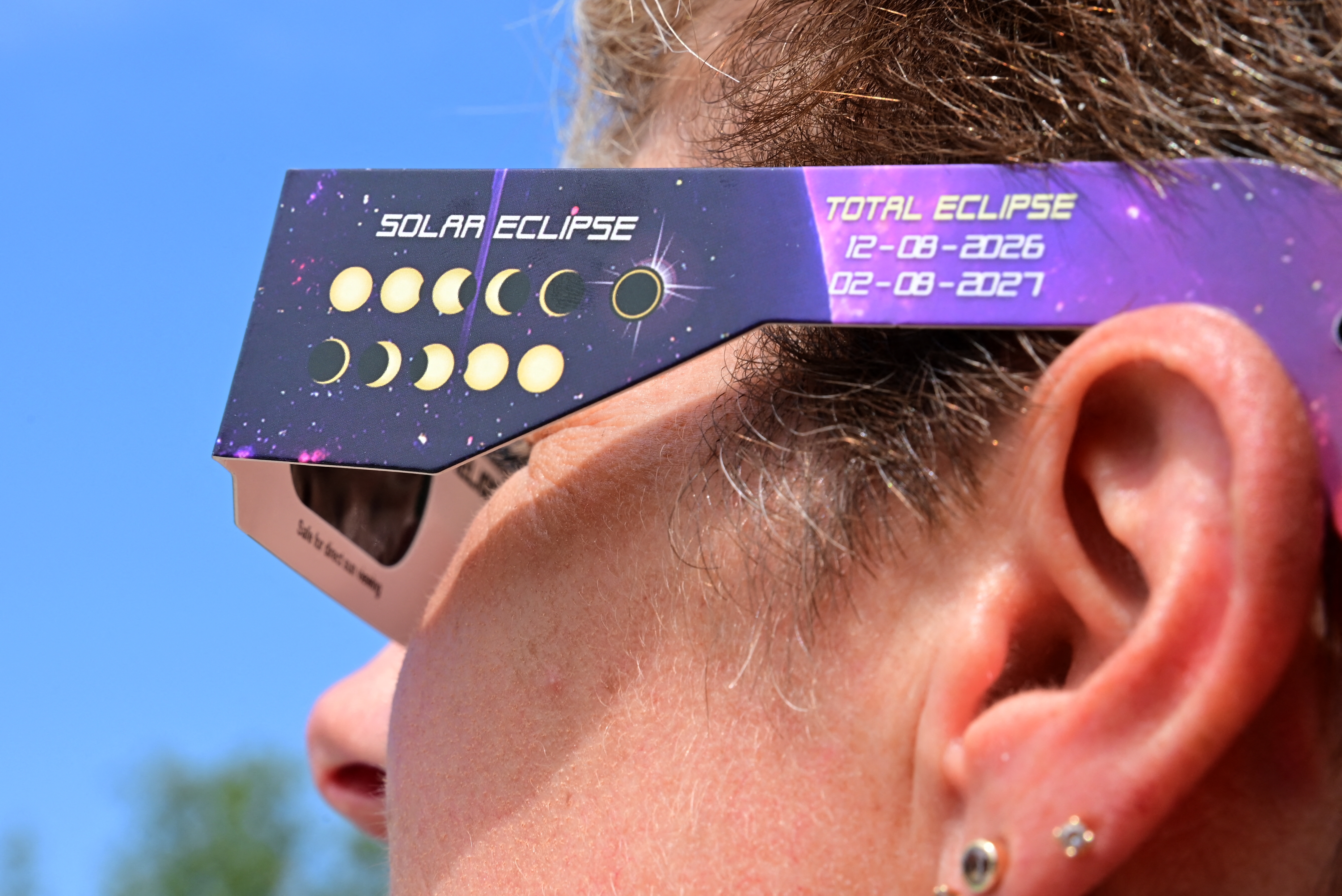 France: Pénurie de lunettes pour l'éclipse : un "fiasco" de santé publique