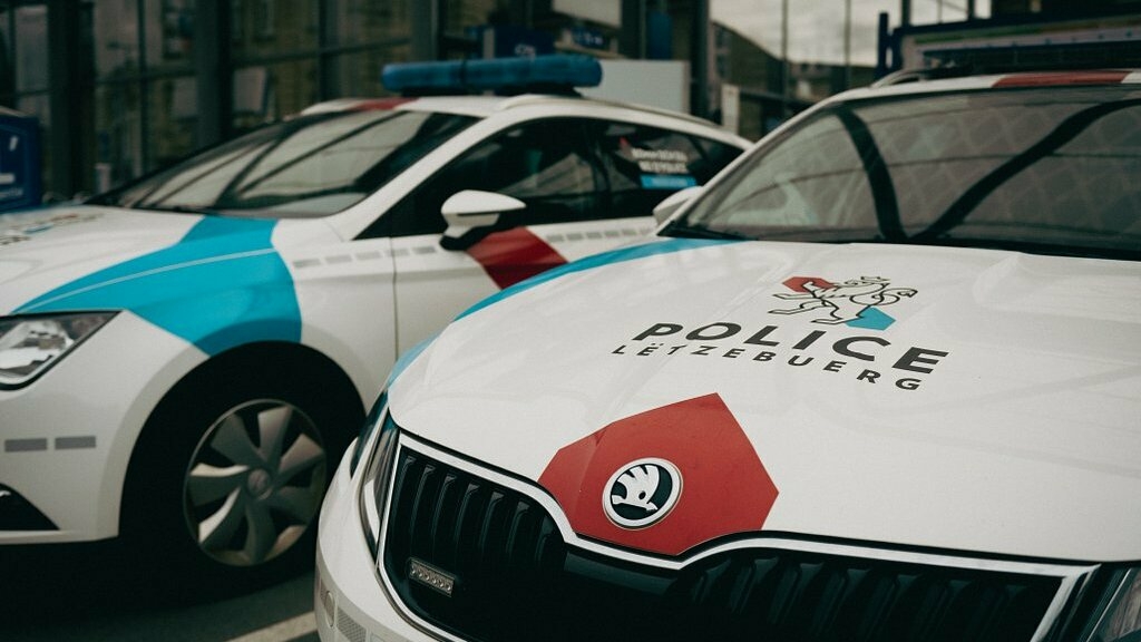 Policeasätz vun de leschte Stonnen: Belästegung vu Clienten a Café zu Rodange a Kläpperei zu Beggen