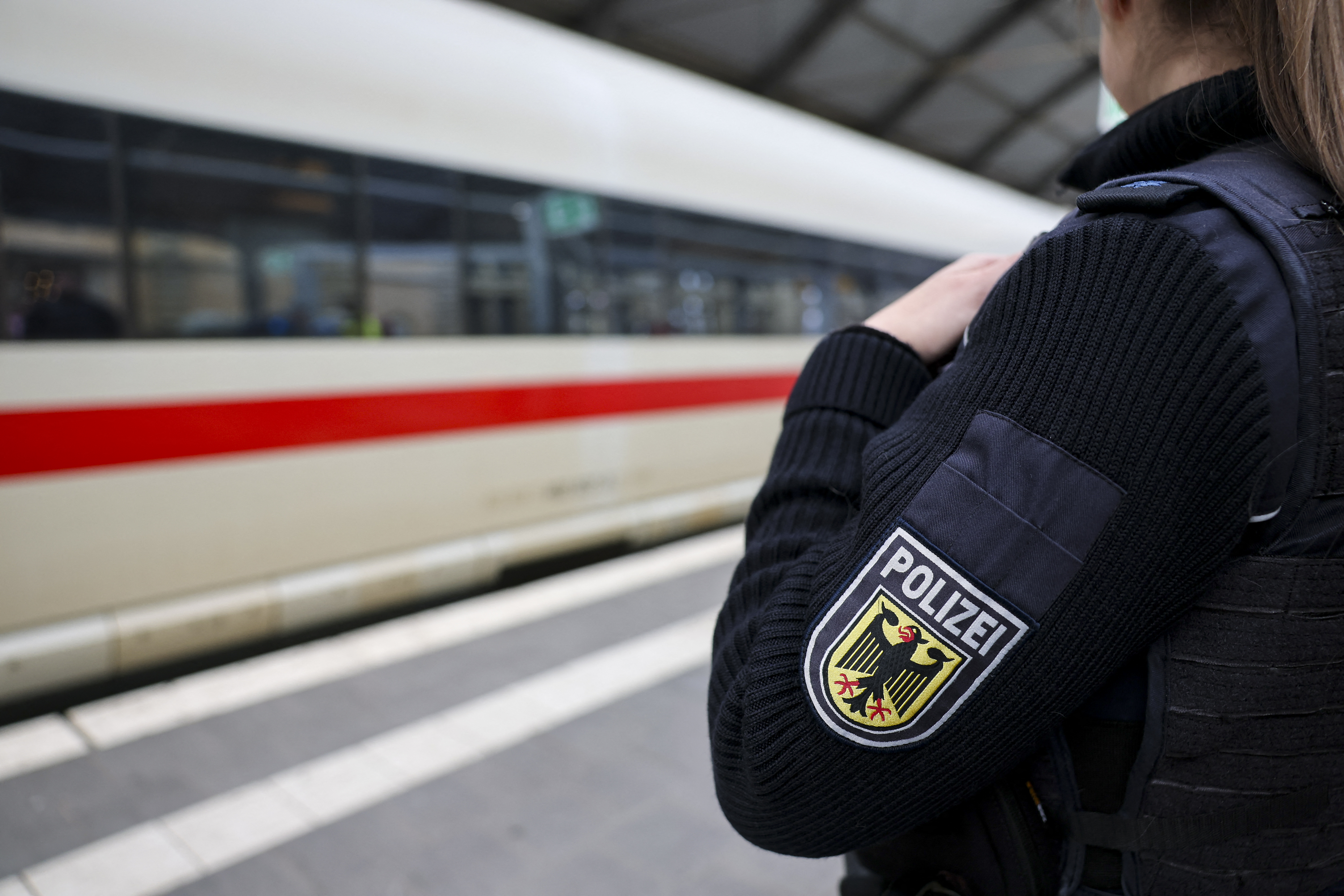 Tréier (D): 16 Joer al Fra am Zuch sexuell belästegt ginn