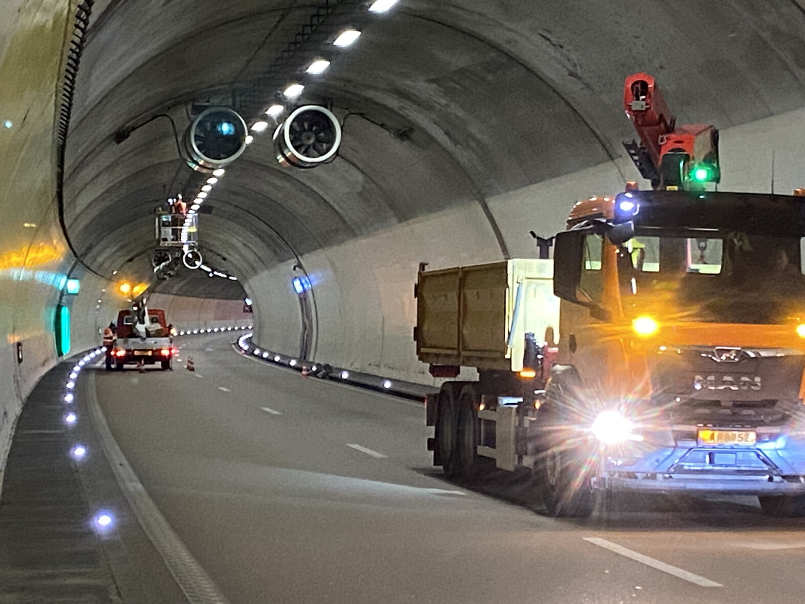 Chantiers autoroutiers: Un travail en profondeur pour la maintenance des tunnels