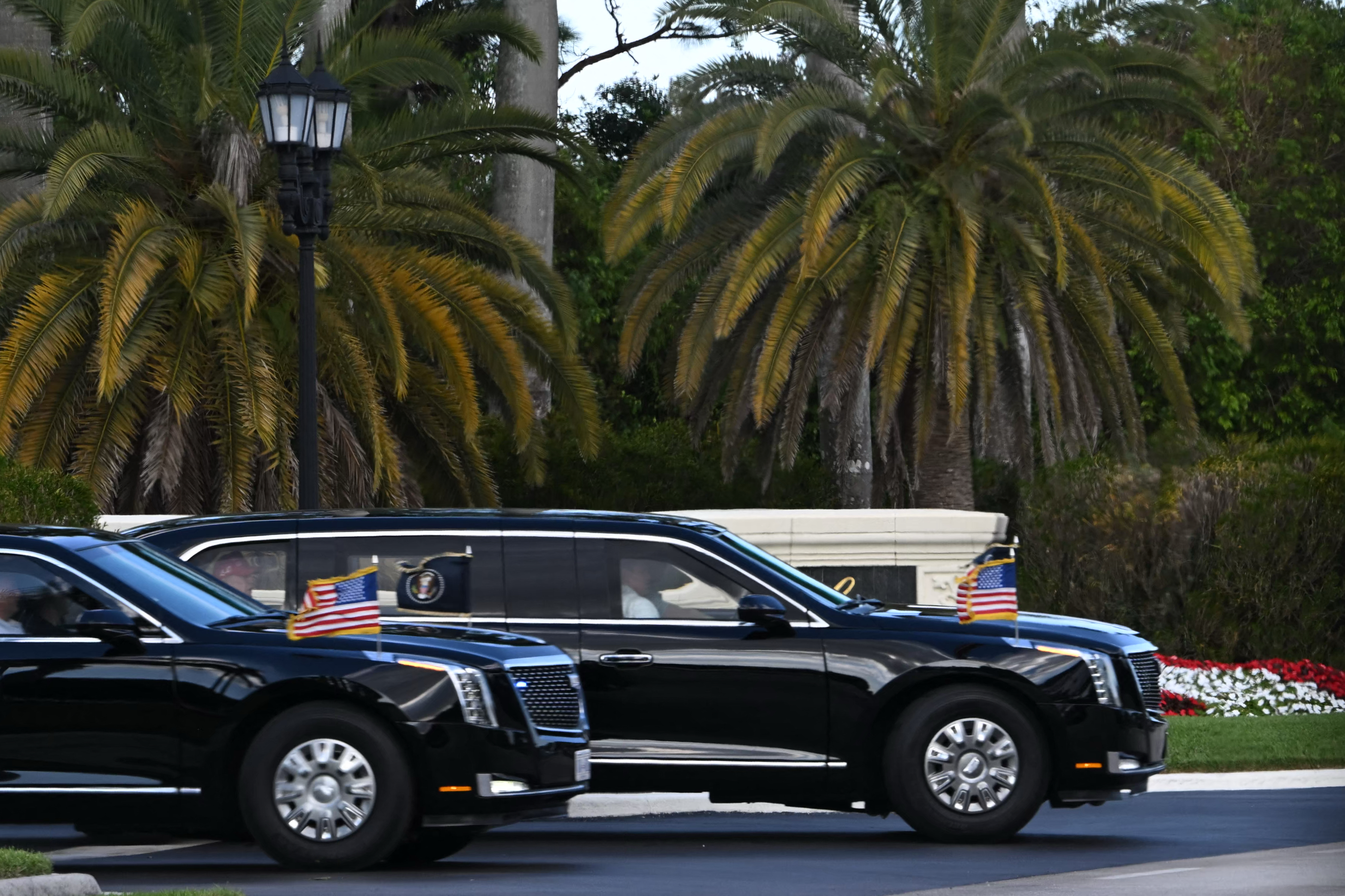 Mar-a-Lago: US Secret Service kills man trying to access Trump Florida estate