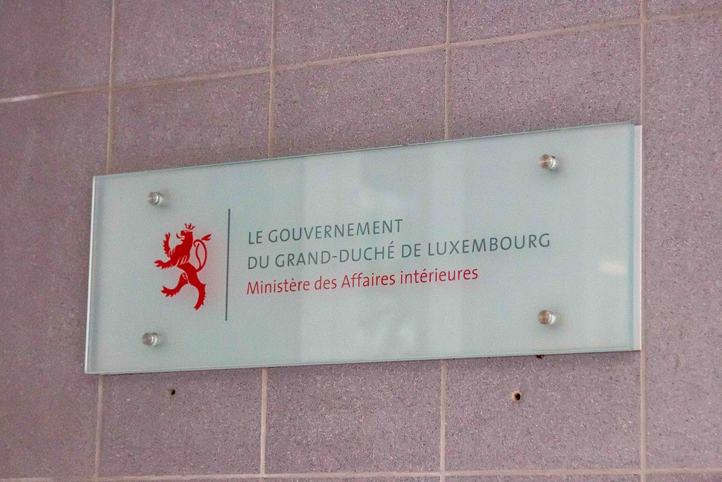 Nom Bedruch zu Déifferdeng: Fir d'Gemenge-Receveure kënnt de Véier-Ae-Prinzip, sou Inneministère
