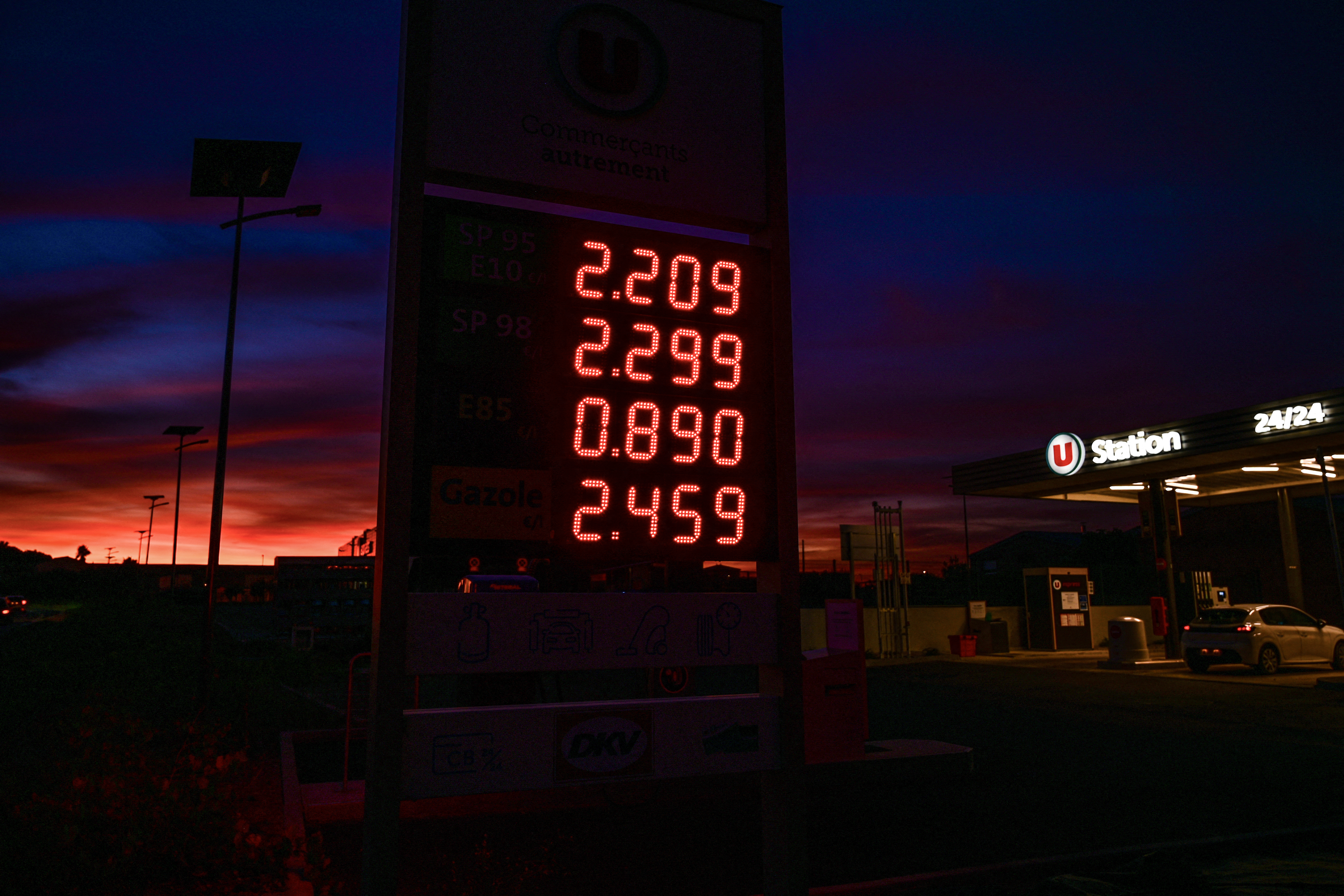 Prix des carburants: De nouvelles aides annoncées mardi pour les Français les plus touchés