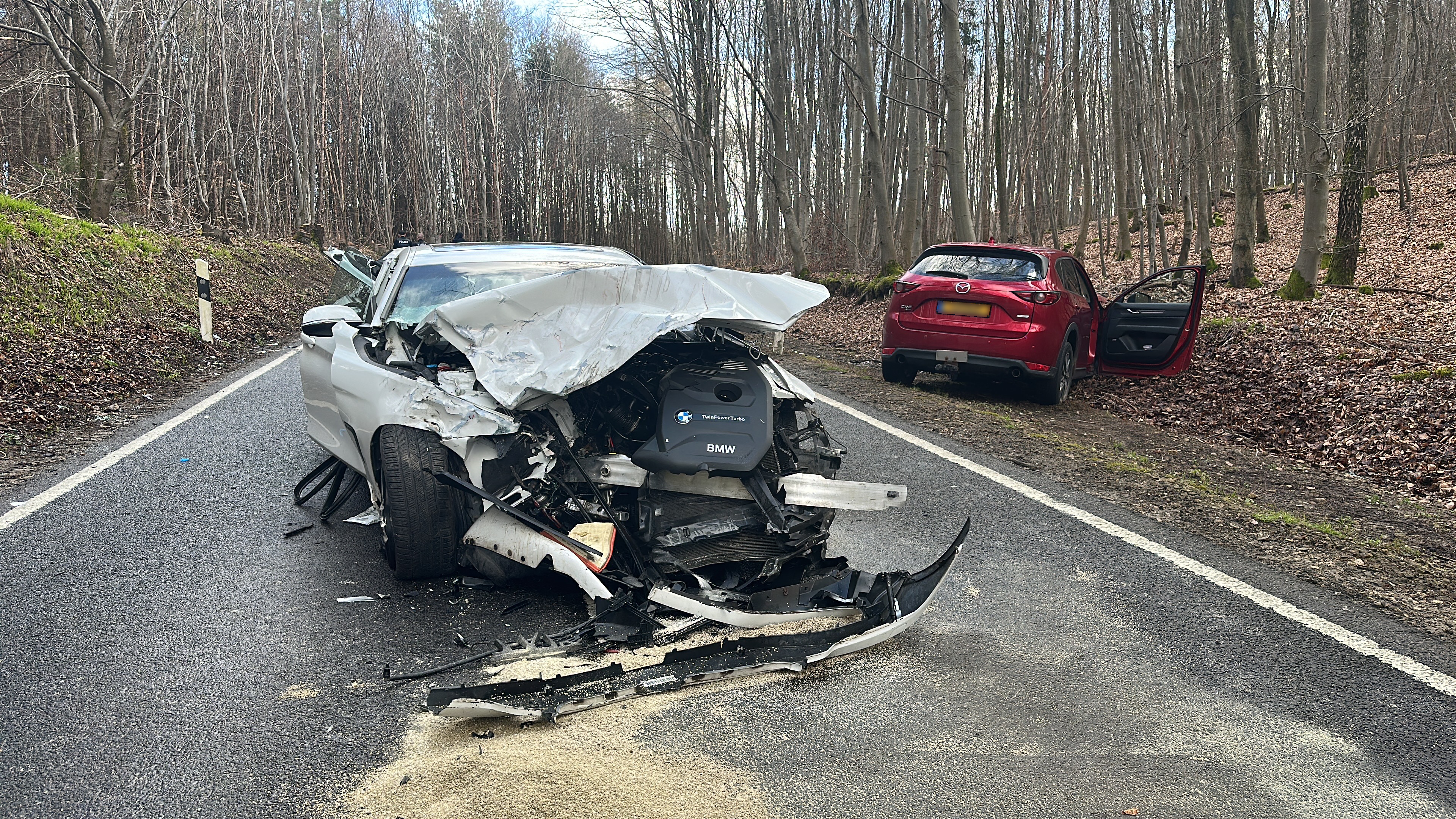 Emergency services: Road closed after head-on collision between Stafelter and Helmsange, three injured