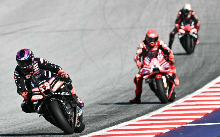 Moto GP: Martin tape du poing sur la table