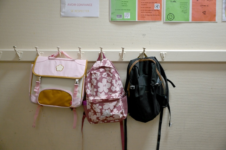 En France: Les enseignants de retour à l'école pour une rentrée "inédite"