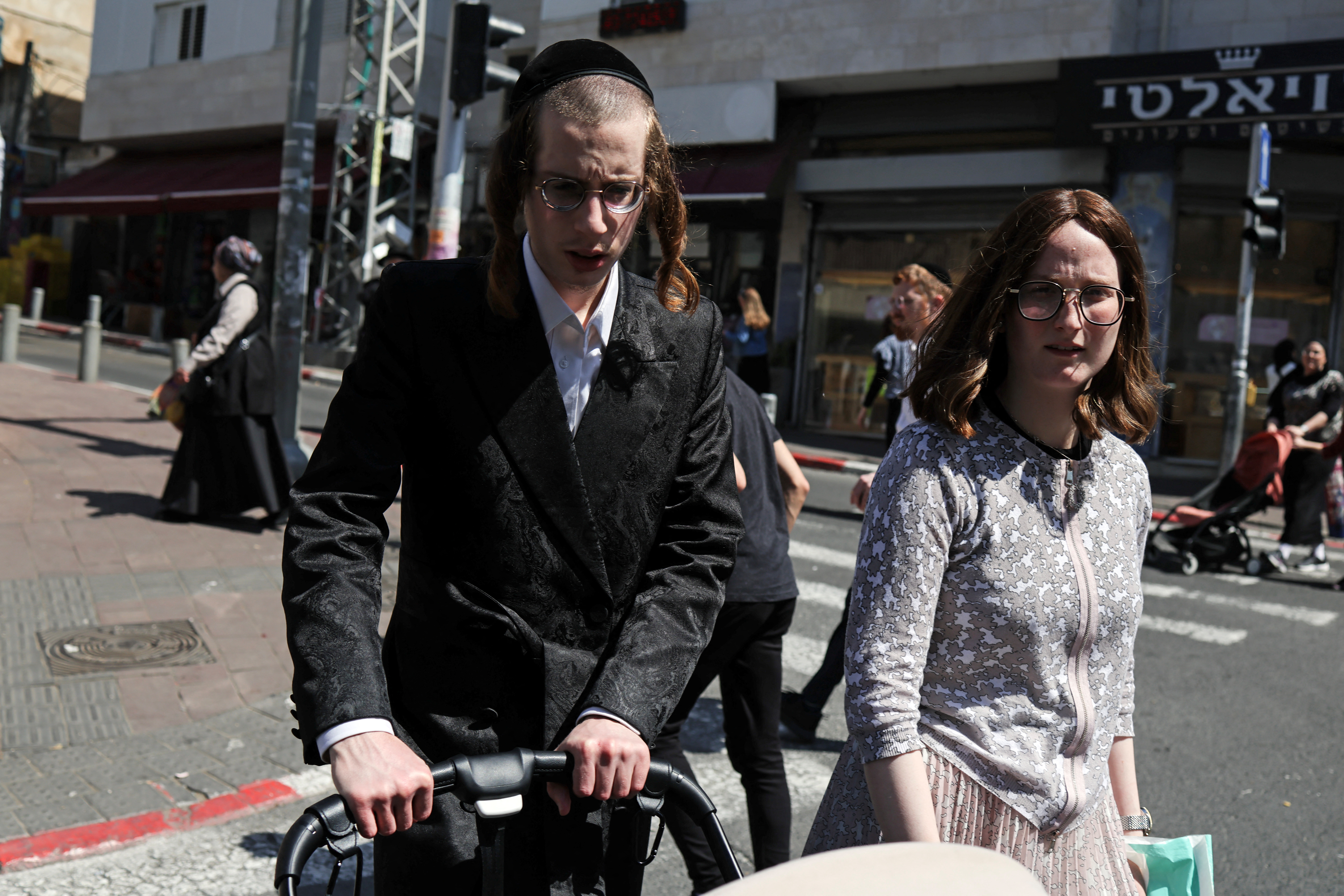 Autorités religieuses: Une ville d'Israël souhaite séparer les hommes des femmes dans certaines rues