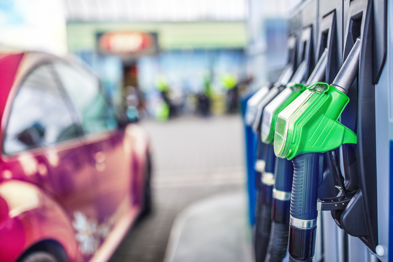À la pompe: Les prix de l'essence baissent légèrement