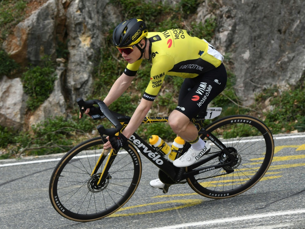 Tour duerch Katalounien: Jonas Vingegaard wënnt och déi 6. Etapp a baut de Virsprong am General aus