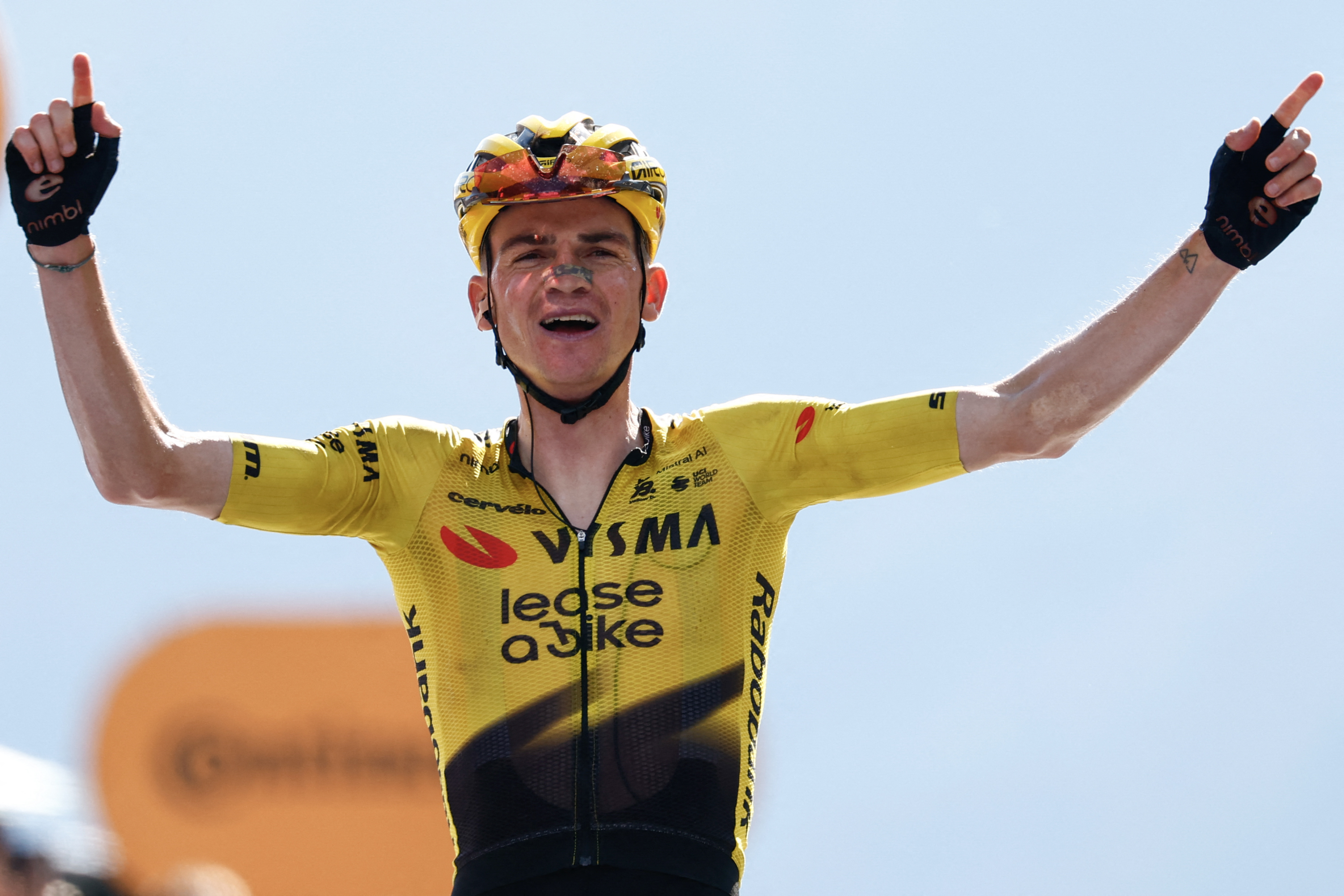 Giro d'Italia: 19. Etapp: Sepp Kuss gewënnt Kinneksetapp, Vingegaard bleift a Rosa
