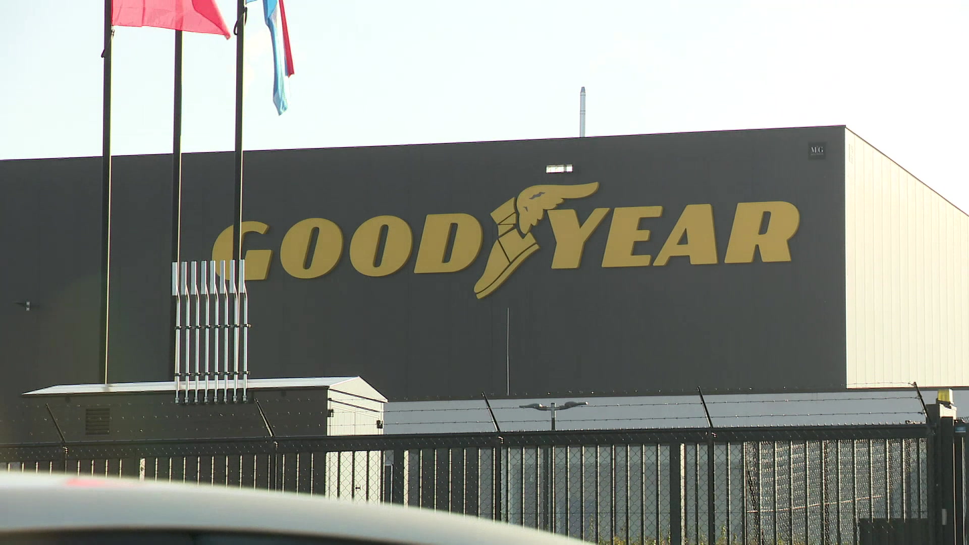 Vente vu Goodyear-Pneuen am Internet: Feelerhaft Camionspneuen nach nei ze kréien ?