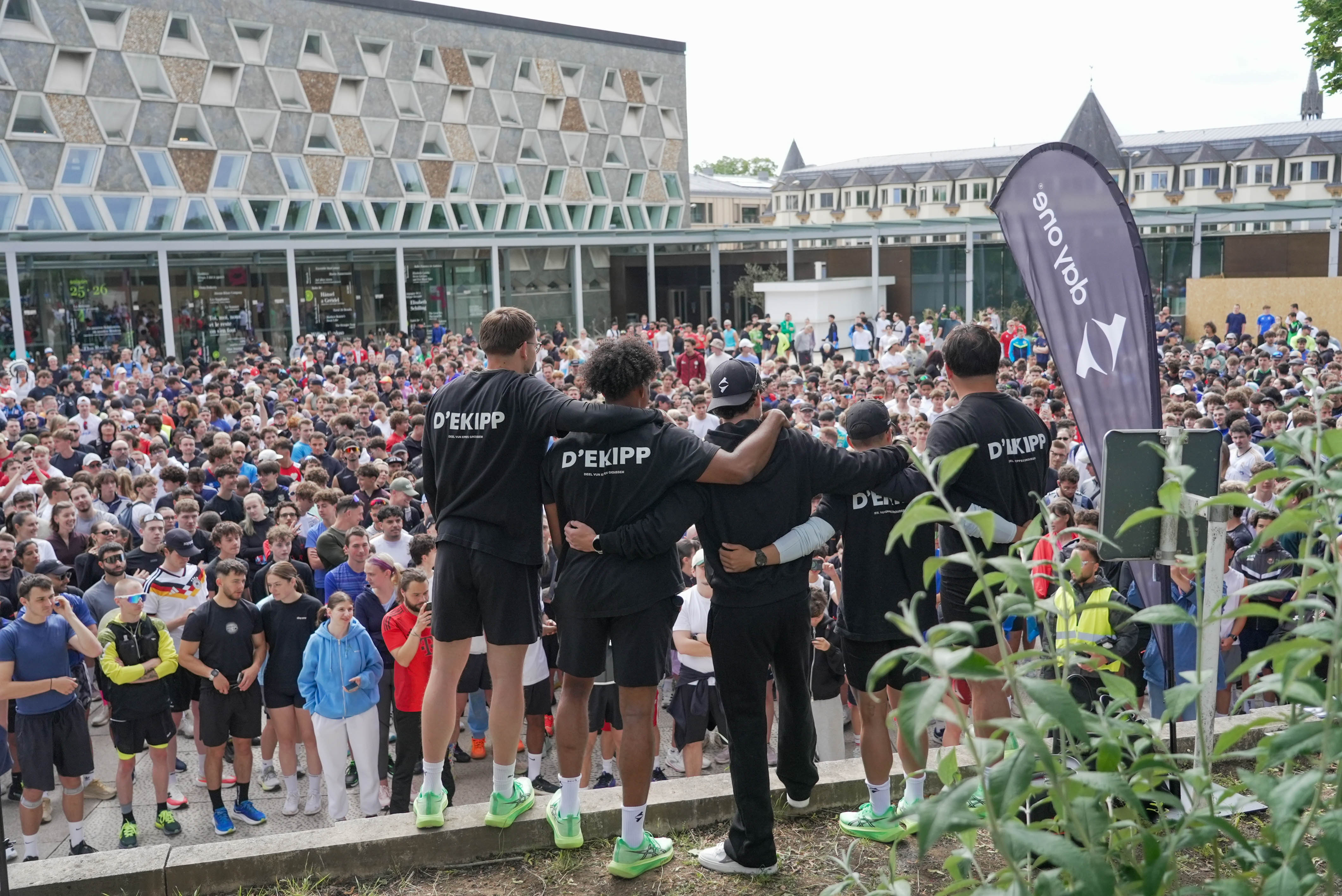 Fotogalerie: 2.000 Leit beim "Community Run" an der Stad