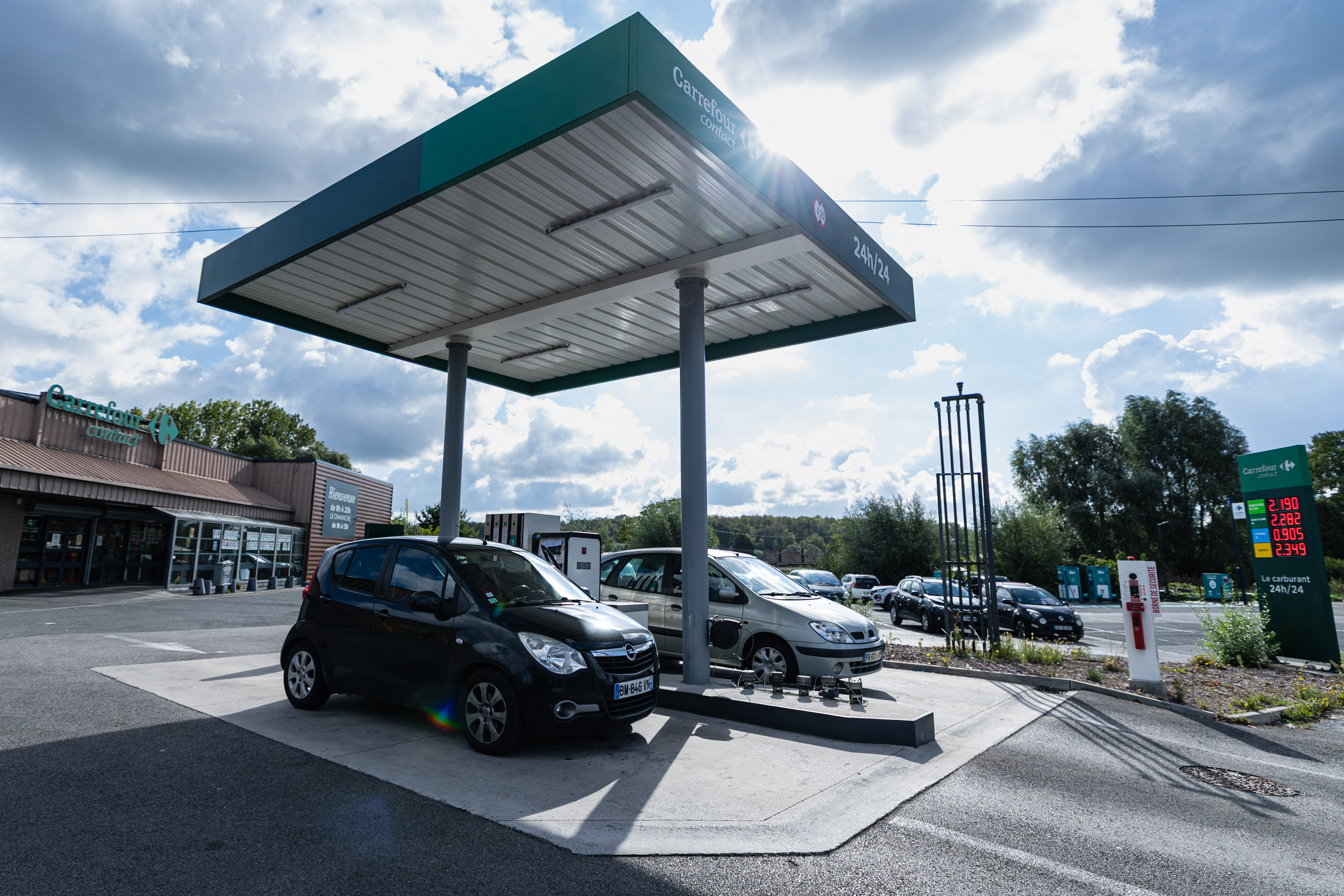 Carburant trop cher: En Meurthe‑et‑Moselle, une gérante ferme les pompes et envoie ses clients au Luxembourg