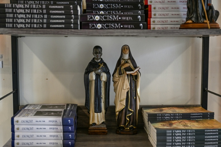 Rituel vieux de 400 ans: Dans la seule école d'exorcisme d'Asie