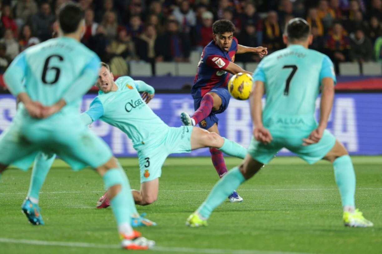 Le jeune ailier droit du FC Barcelone Lamine Yamal face à Majorque, le 8 mars 2024 au stade de Montjuic