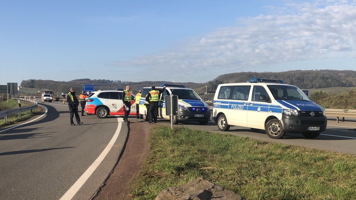 Och d'Lëtzebuerger Police bedeelegt sech un de Grenzkontrollen zu Schengen/Perl.