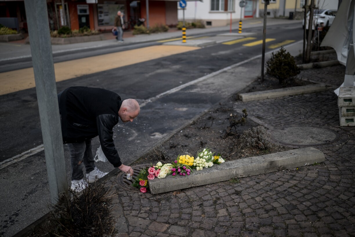 Op der Onglécksplaz gëtt den Affer geduecht