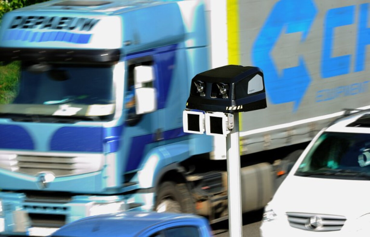 An average speed camera on a French motorway.