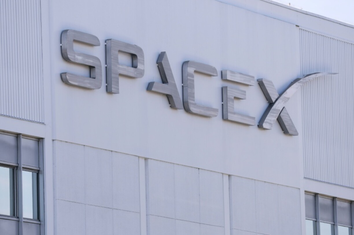 Une enseigne de SpaceX à Hawthorne, en Californie, le 26 mars 2026