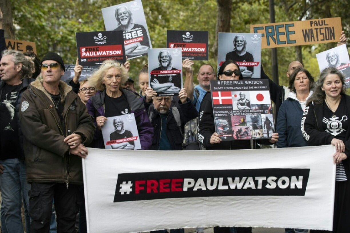 A petition asking for Paul Watson's release has gathered 210,000 signatures