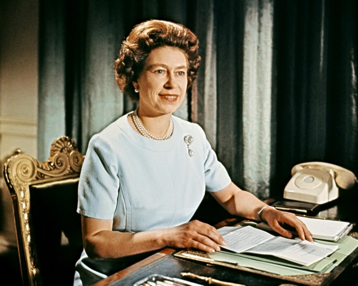 Queen Elizabeth II took the news 'very calmly and without surprise'