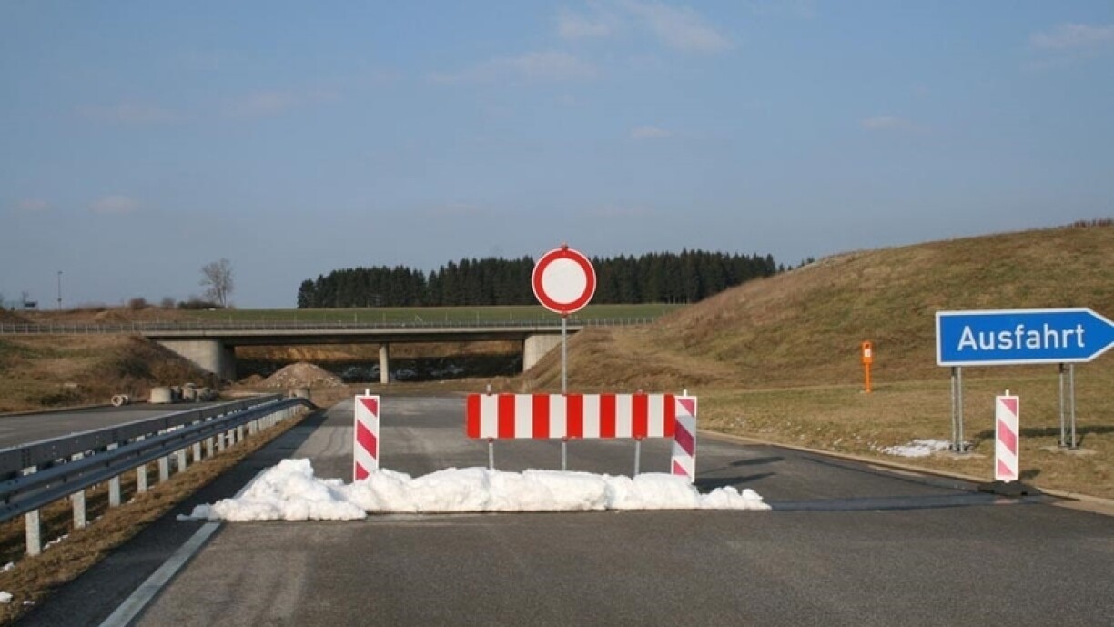 Hei geet d'A1 aktuell bei Kelberg (Rheinland-Pfalz) op en Enn