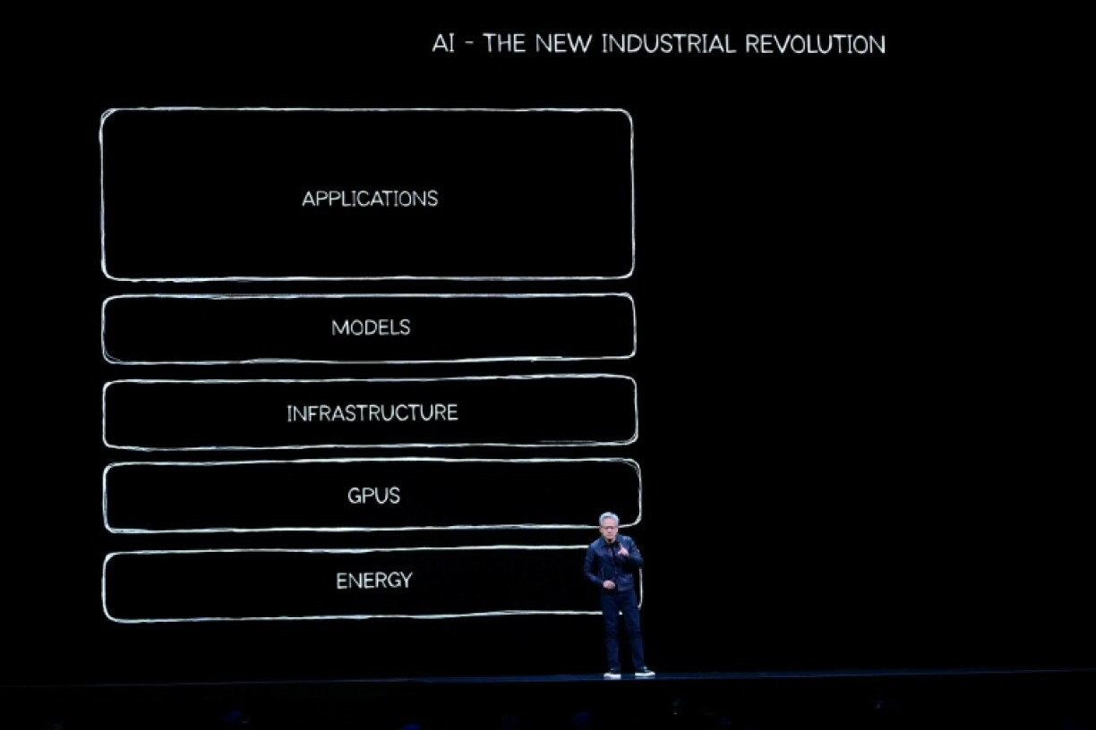 Le PDG du géant des puces Nvidia, Jensen Huang, lors d'une conférence à Washington, le 28 octobre 2025