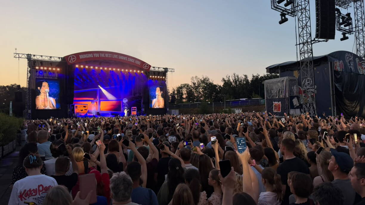 Déi 15.000 Fans sinn op hir Käschte komm.