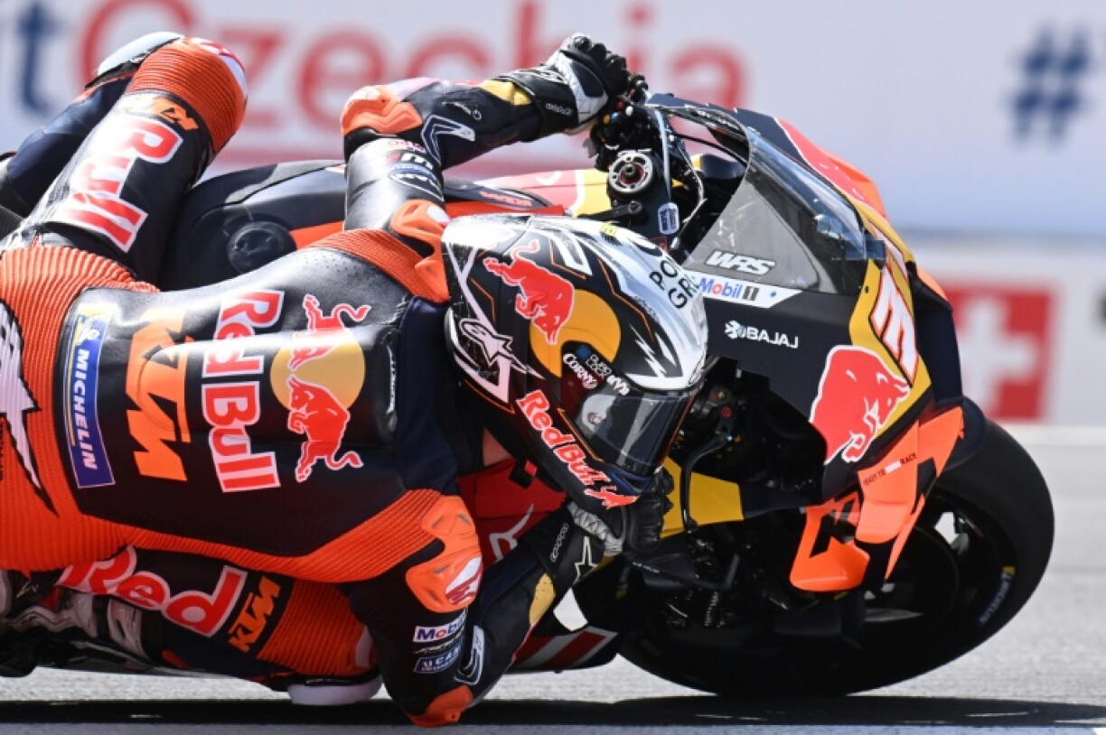 Pedro Acosta (L) was overtaken in the penultimate lap of the Czech MotoGP sprint race to finish second behind fellow Spaniard Marc Marquez