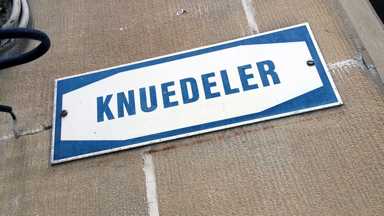 Aktuell ginn dräi Leit gesicht, déi Stater schwätzen. Méi spéit läit de Fokus dann um Éislek.