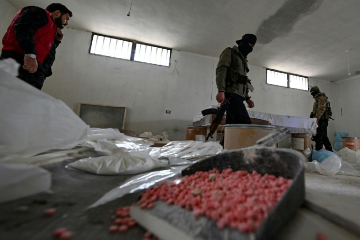 In the building raided by Syrian border security, AFP correspondents saw large bags of captagon pills