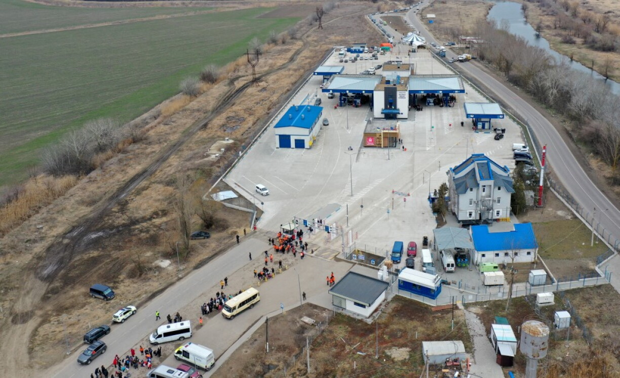Le poste-frontière ukraino-moldave de Palanca au sud la Moldavie où transitent plus de 10.000 réfugiés par jour. Moitié moins y sont passés le week-end dernier.