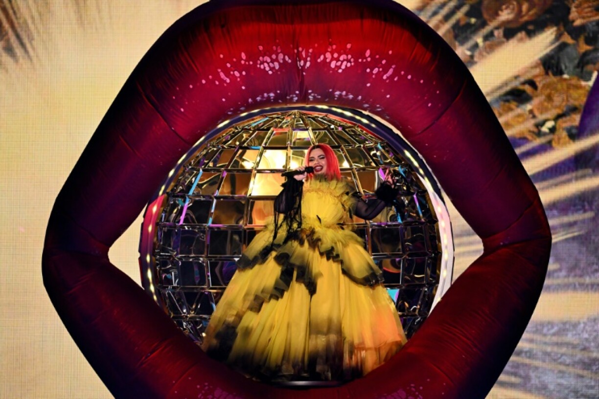 Maltese diva Miriana Conte performs the song 'Serving'